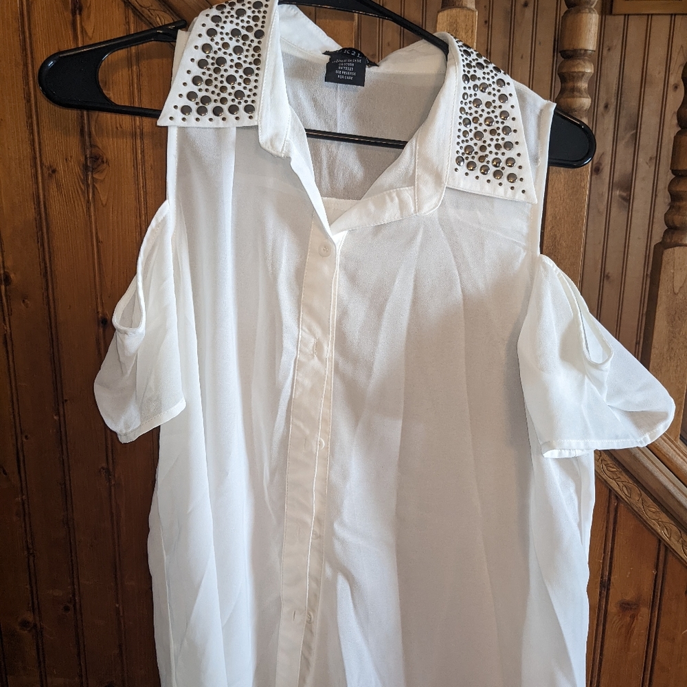 Cold shoulder top